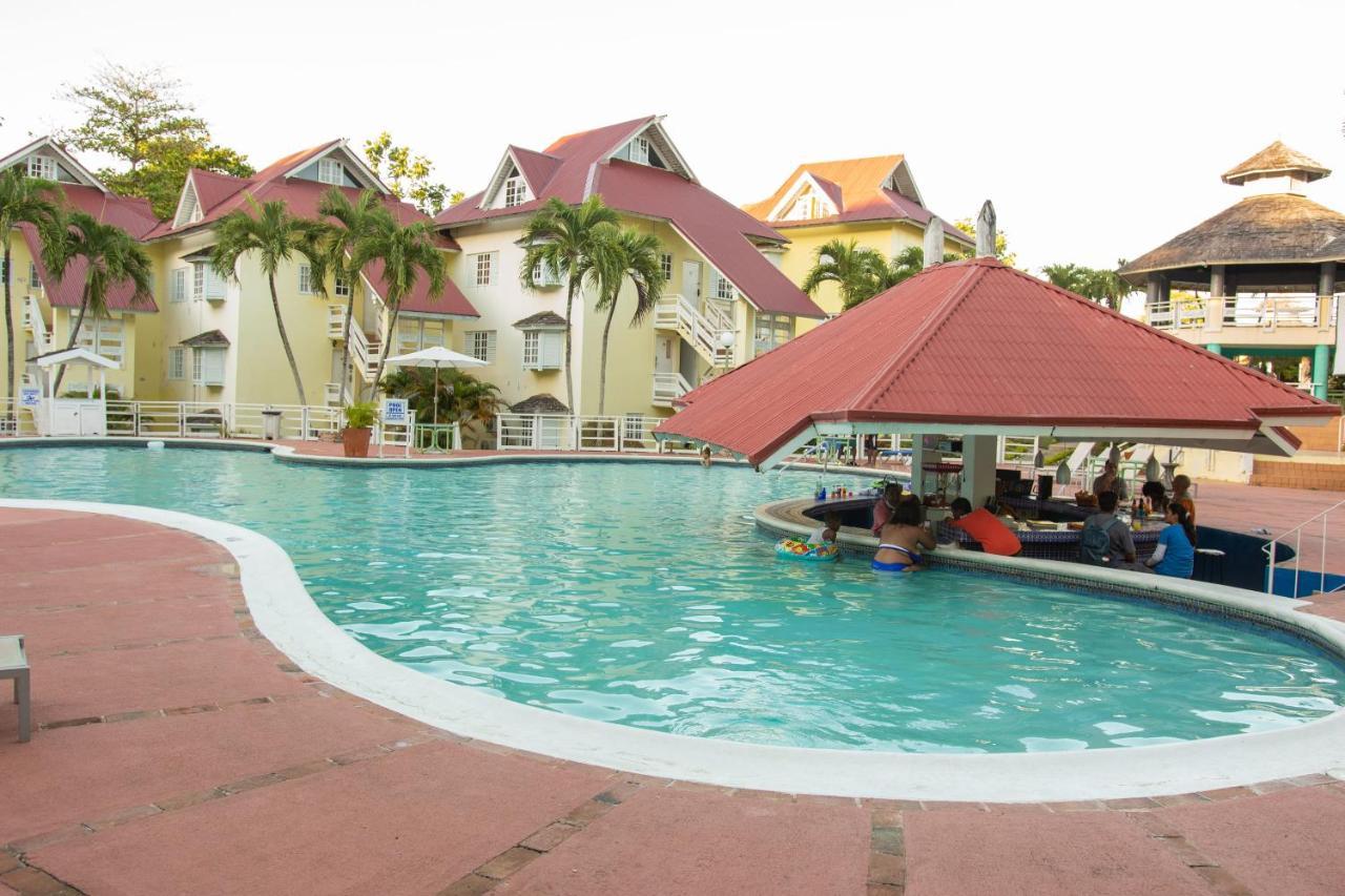 E 20 Mystic Ridge ocho Rios Lägenhet Exteriör bild