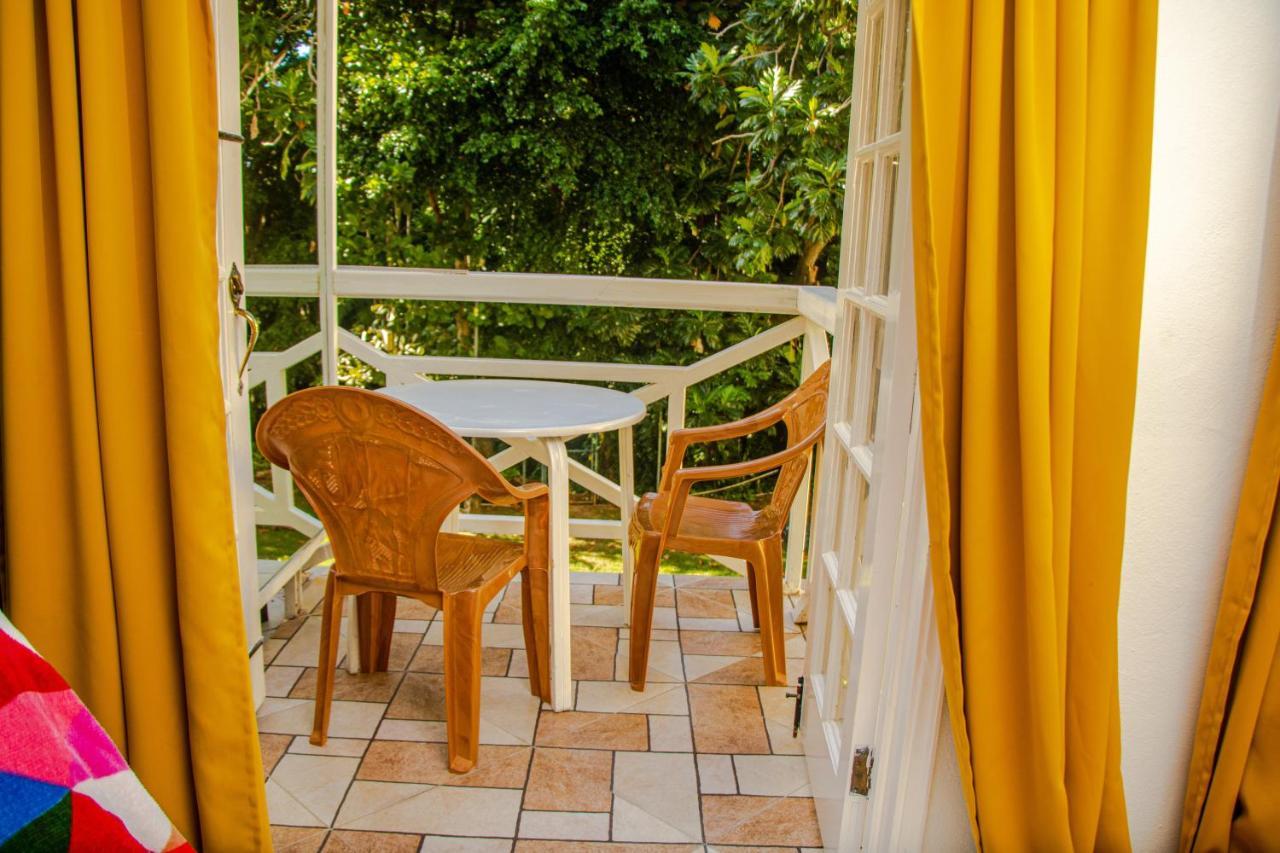 E 20 Mystic Ridge ocho Rios Lägenhet Exteriör bild