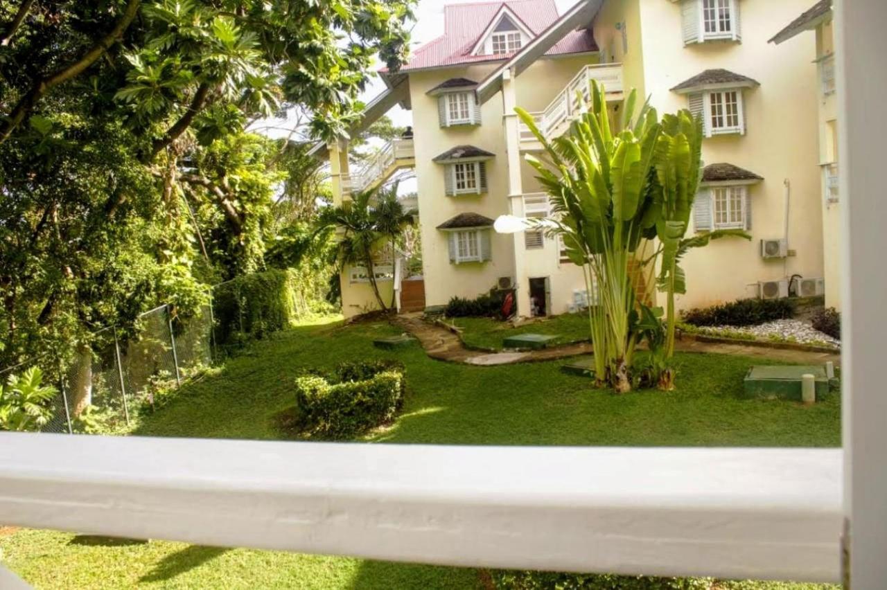 E 20 Mystic Ridge ocho Rios Lägenhet Exteriör bild